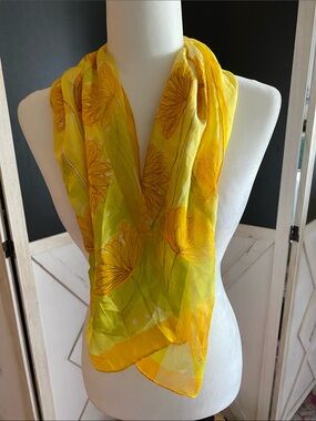 Vintage Vera Neumann scarf lady logo